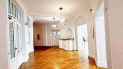 Monumentaler Altbau mit luxussanierter Fassade
