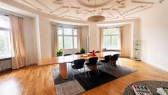 Monumentaler Altbau mit luxussanierter Fassade