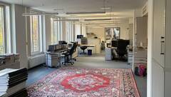 Helle Büroflächen mit Isarpanorama