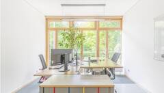 Moderne und exklusive Büroflächen in Bogenhausen mit Balkon und Parkblick